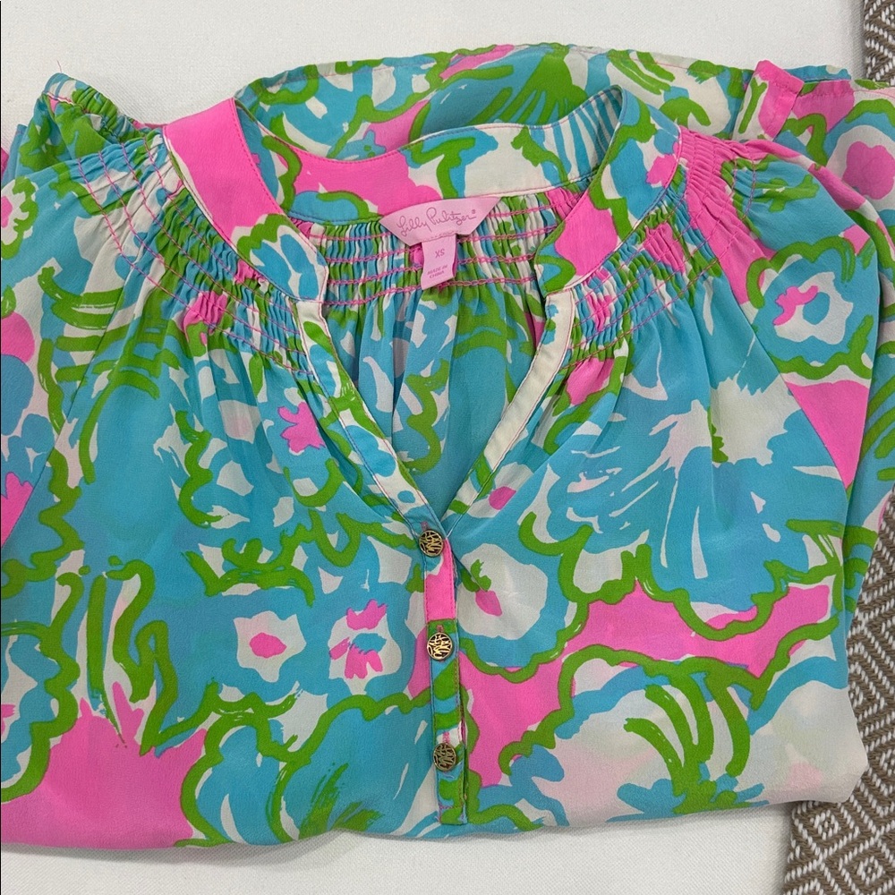 Lilly Pulitzer Women's Top - Pink, Blue, and Green Floral